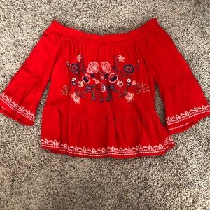 Off the shoulder top! Size: M